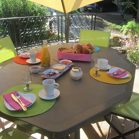Le Grand Paris Apartments Parijs