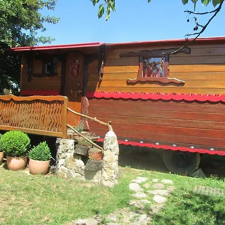 Le Grand Paris Apartments Bed & Breakfast 3*